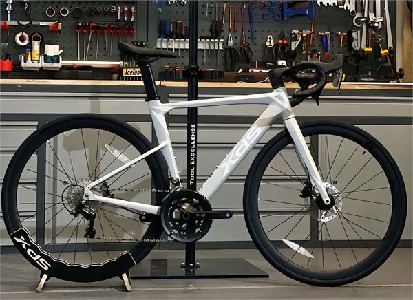 Xe đạp đua XDS AD350 2025